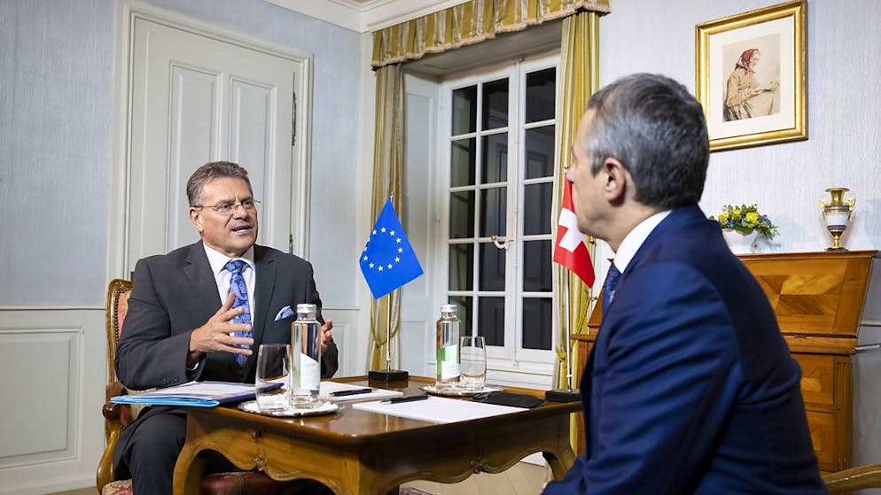 Ignazio Cassis received the vice-president of the European Commission Maros Sefcovic at the Lohn estate near Berne last November (Archives). For example, swiss-eu: bilateral, transitional regime: joint swiss-eu: bilateral, transitional regime: joint new